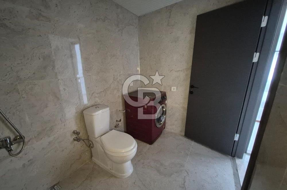 Dikili Çandarlı'da Satılık Deniz Manzaralı Havuzlu 3+1 Tripleks Villa