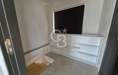 Dikili Çandarlı'da Satılık Deniz Manzaralı Havuzlu 3+1 Tripleks Villa