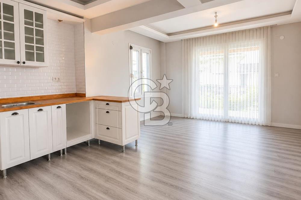 Ayvalık Altınova'da Müstakil Bahçeli 3+1 Satılık Villa
