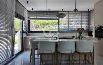 Urla Kalabak Çamlıbel Sitesinde Özel Tasarlanmış Satılık Villa