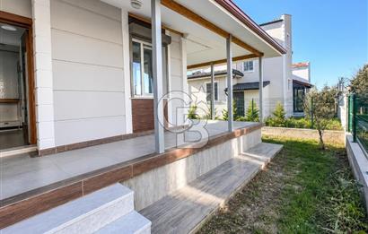Ayvalık Altınova'da Müstakil Bahçeli 3+1 Satılık Villa