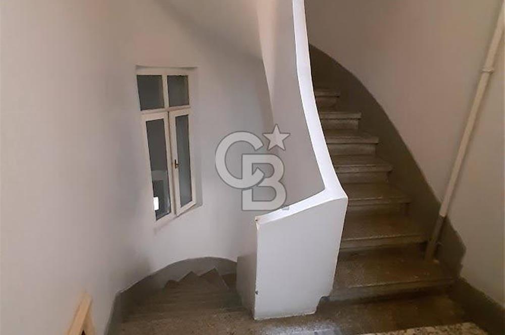 Beyoğlu Asmalı Mescit'te Kiralık Eşyalı 1+1 Daire