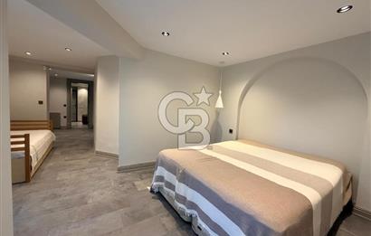 Urla Kalabak Çamlıbel Sitesinde Özel Tasarlanmış Satılık Villa
