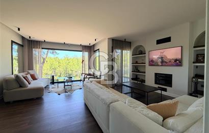 Urla Kalabak Çamlıbel Sitesinde Özel Tasarlanmış Satılık Villa