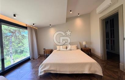 Urla Kalabak Çamlıbel Sitesinde Özel Tasarlanmış Satılık Villa