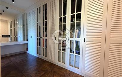 Urla Kalabak Çamlıbel Sitesinde Özel Tasarlanmış Satılık Villa