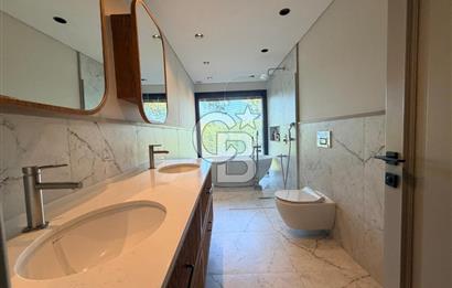 Urla Kalabak Çamlıbel Sitesinde Özel Tasarlanmış Satılık Villa