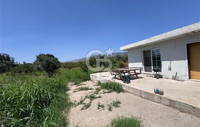 İZMİR MENEMEN YAHŞELLİDE EVİ VE BAHÇESİYLE EŞSİZ SATILIK ARSA