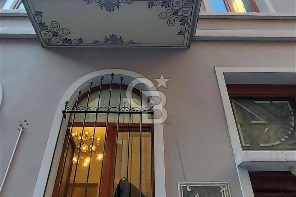 Beyoğlu Asmalı Mescit'te Kiralık Eşyalı 1+1 Daire