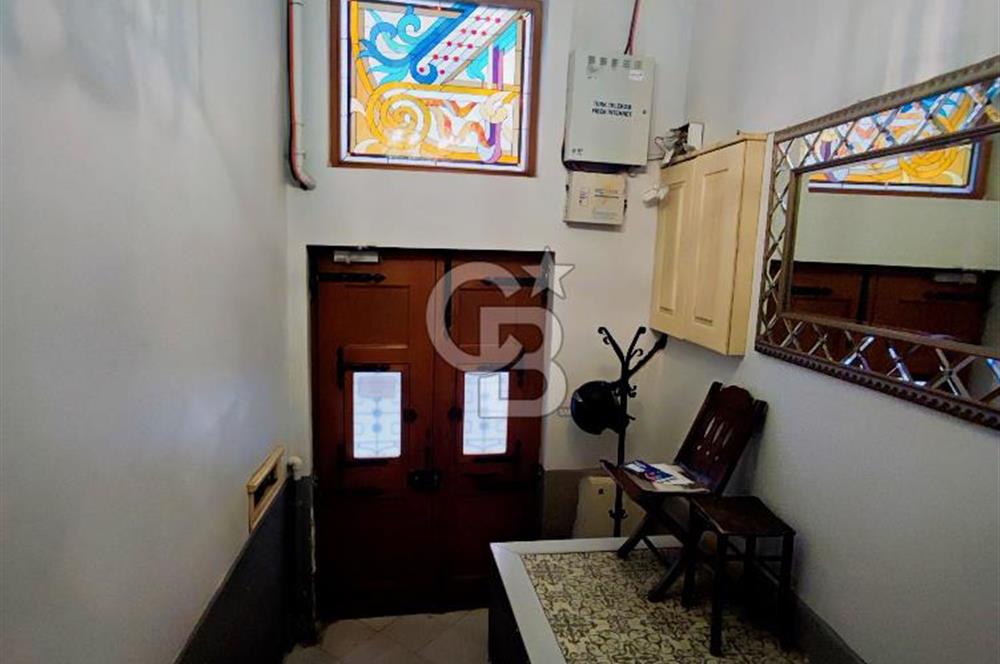 Beyoğlu Asmalı Mescit'te Kiralık Eşyalı 1+1 Daire