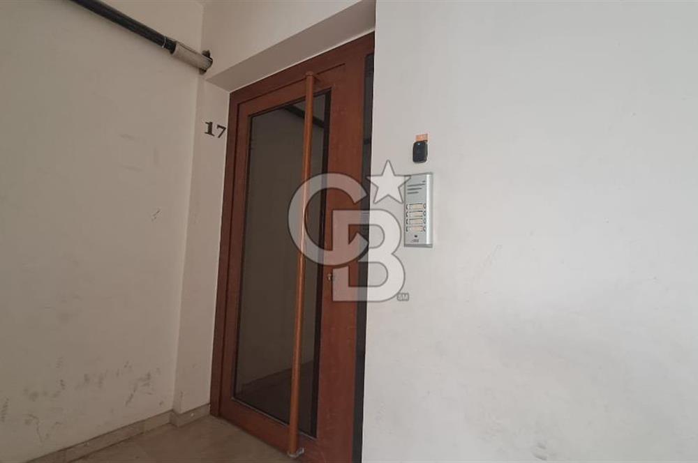 İZBANA VE HASTANEYE YAKIN - EŞYALI, MASRAFSIZ SATILIK DAİRE