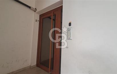 İZBANA VE HASTANEYE YAKIN - EŞYALI, MASRAFSIZ SATILIK DAİRE