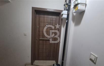 İZBANA VE HASTANEYE YAKIN - EŞYALI, MASRAFSIZ SATILIK DAİRE