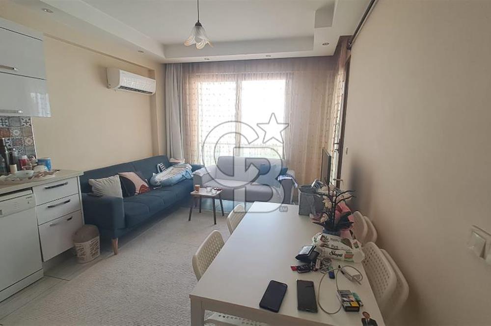 İZBANA VE HASTANEYE YAKIN - EŞYALI, MASRAFSIZ SATILIK DAİRE