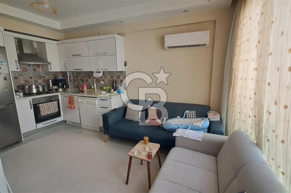 İZBANA VE HASTANEYE YAKIN - EŞYALI, MASRAFSIZ SATILIK DAİRE