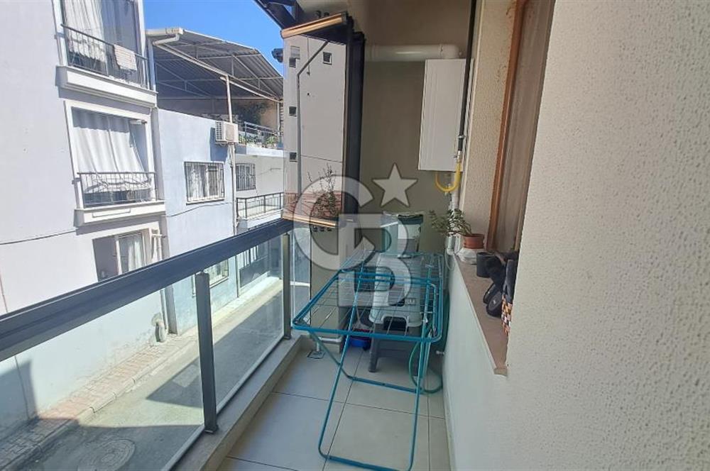 İZBANA VE HASTANEYE YAKIN - EŞYALI, MASRAFSIZ SATILIK DAİRE