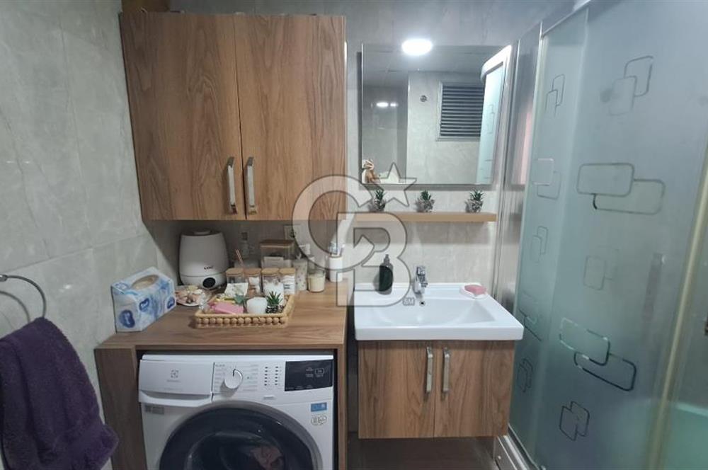 İZBANA VE HASTANEYE YAKIN - EŞYALI, MASRAFSIZ SATILIK DAİRE