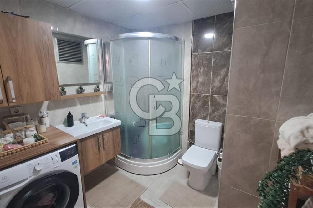 İZBANA VE HASTANEYE YAKIN - EŞYALI, MASRAFSIZ SATILIK DAİRE