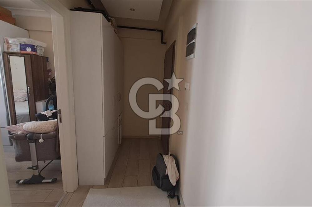 İZBANA VE HASTANEYE YAKIN - EŞYALI, MASRAFSIZ SATILIK DAİRE
