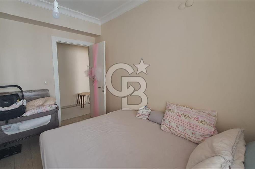 İZBANA VE HASTANEYE YAKIN - EŞYALI, MASRAFSIZ SATILIK DAİRE