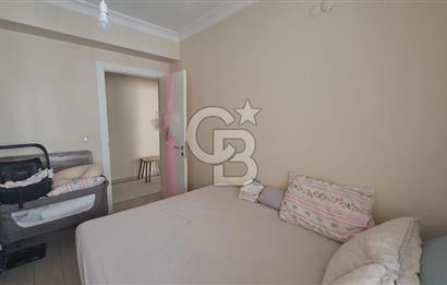 İZBANA VE HASTANEYE YAKIN - EŞYALI, MASRAFSIZ SATILIK DAİRE