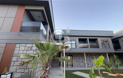 DİKİLİ CUMHURİYETTE SİTE İÇİNDE | MODERN | DENİZE YAKIN VİLLA