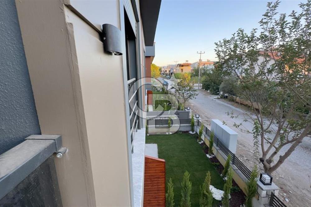 DİKİLİ CUMHURİYETTE SİTE İÇİNDE | MODERN | DENİZE YAKIN VİLLA