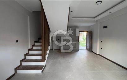 DİKİLİ CUMHURİYETTE SİTE İÇİNDE | MODERN | DENİZE YAKIN VİLLA