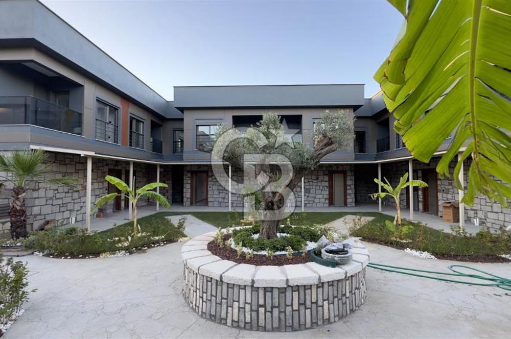 DİKİLİ CUMHURİYETTE SİTE İÇİNDE | MODERN | DENİZE YAKIN VİLLA