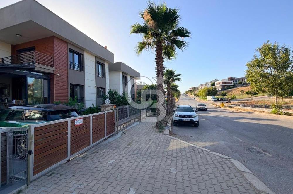 Güzelbahçe Kahramandere Okullar Bölgesinde Satılık Villa