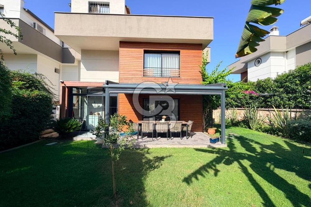 Güzelbahçe Kahramandere Okullar Bölgesinde Satılık Villa