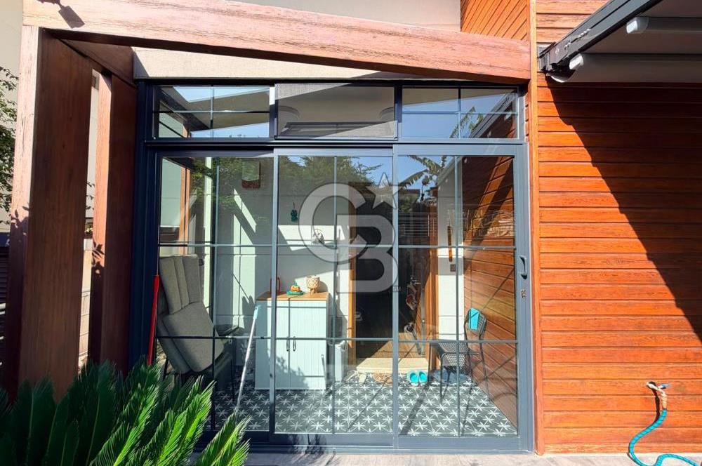 Güzelbahçe Kahramandere Okullar Bölgesinde Satılık Villa