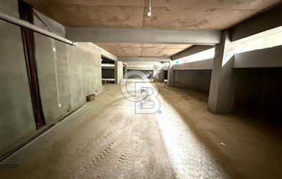 Acıbadem Caddesi Ön Cephe 600 M2 Kiralık Depolu Dükkan