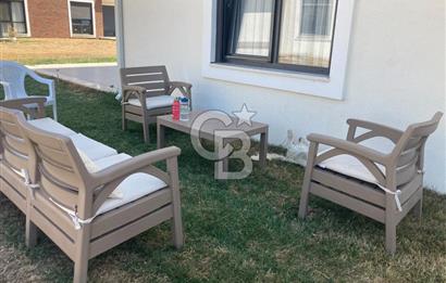 ALTINOVA KOLAYLI PLUS SİTESİNDE HAVUZLU SİTEDE EŞYALI 1+1