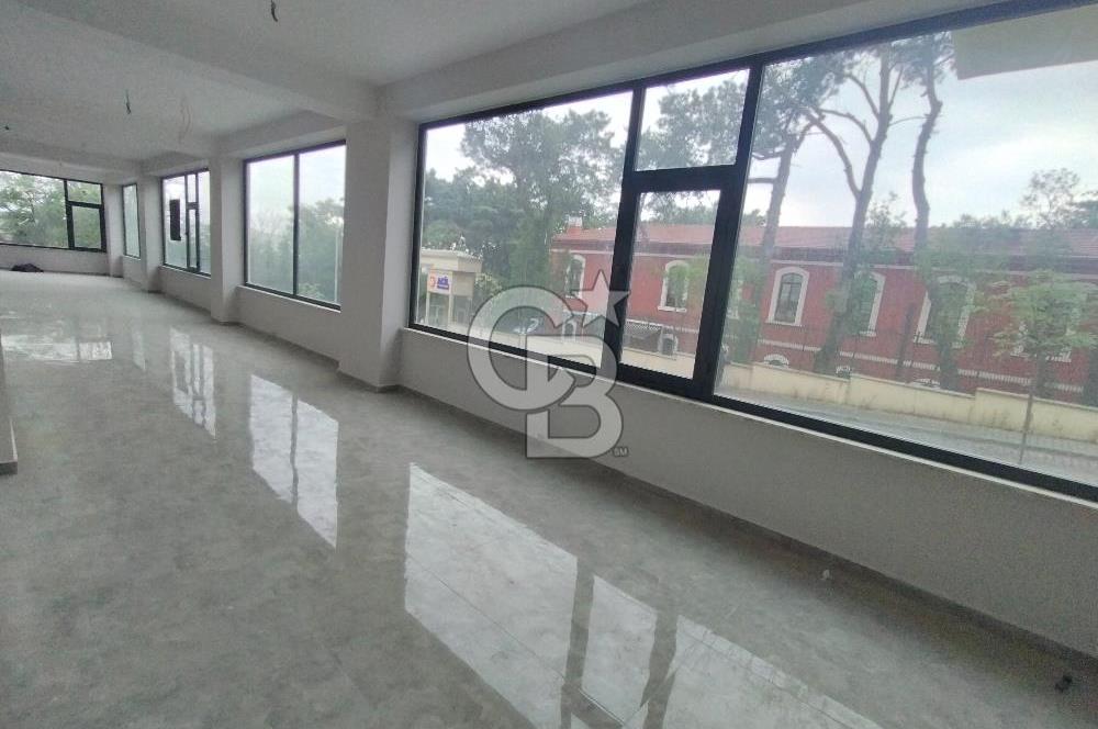 KİRALIK HADIMKÖY MERKEZDE HASTANE KARŞISI 110 M² TİCARİ DÜKKAN