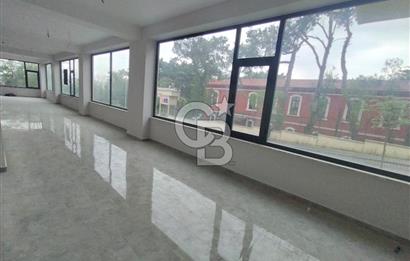 KİRALIK HADIMKÖY MERKEZDE HASTANE KARŞISI 110 M² TİCARİ DÜKKAN