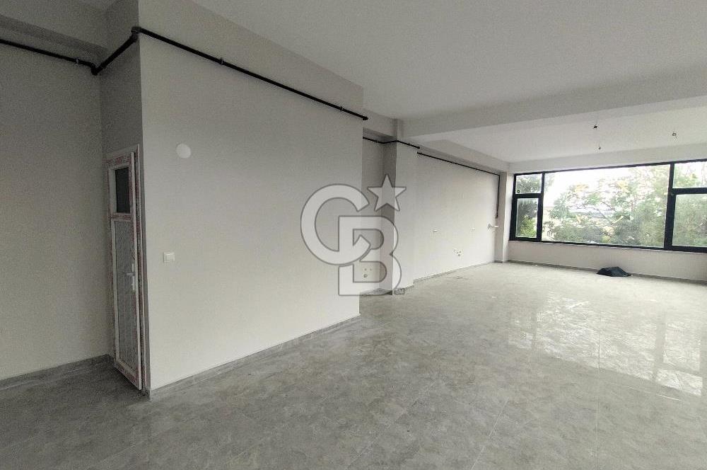KİRALIK HADIMKÖY MERKEZDE HASTANE KARŞISI 110 M² TİCARİ DÜKKAN