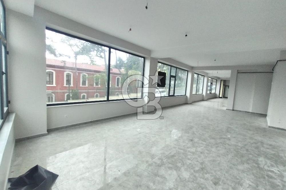 KİRALIK HADIMKÖY MERKEZDE HASTANE KARŞISI 110 M² TİCARİ DÜKKAN