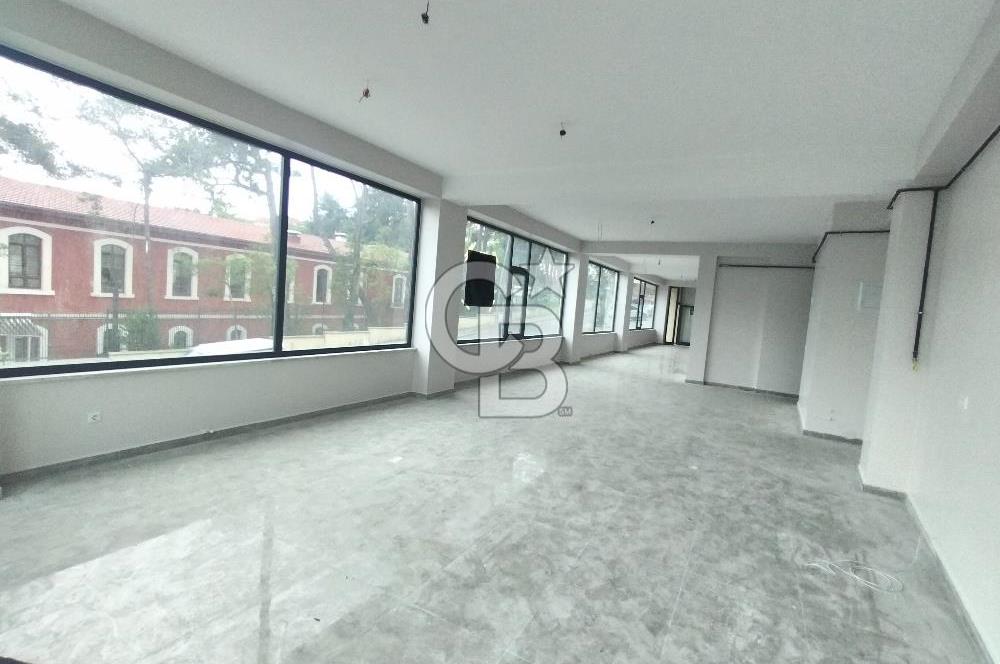 KİRALIK HADIMKÖY MERKEZDE HASTANE KARŞISI 110 M² TİCARİ DÜKKAN