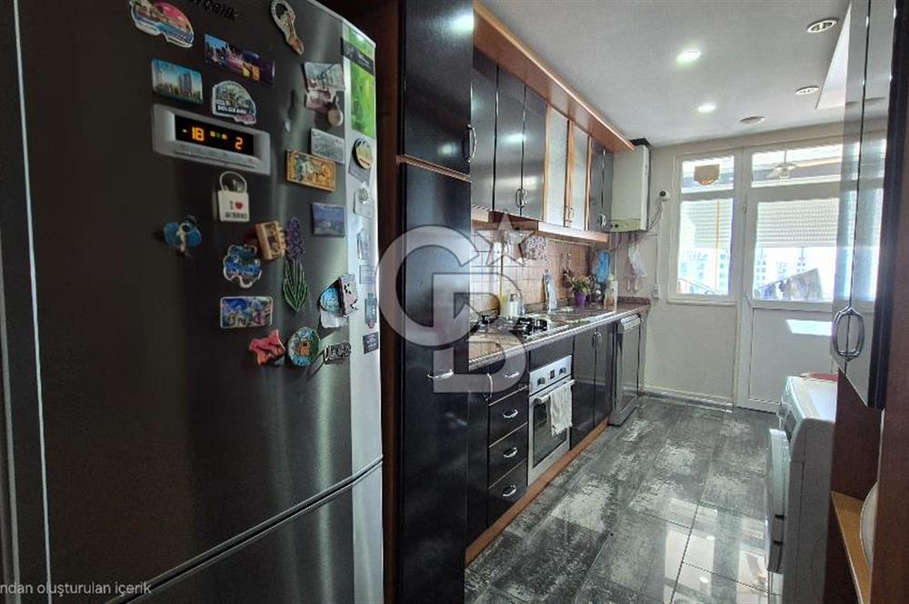 Seçkin Konaklar Sitesinde Deniz Manzaralı 3+1