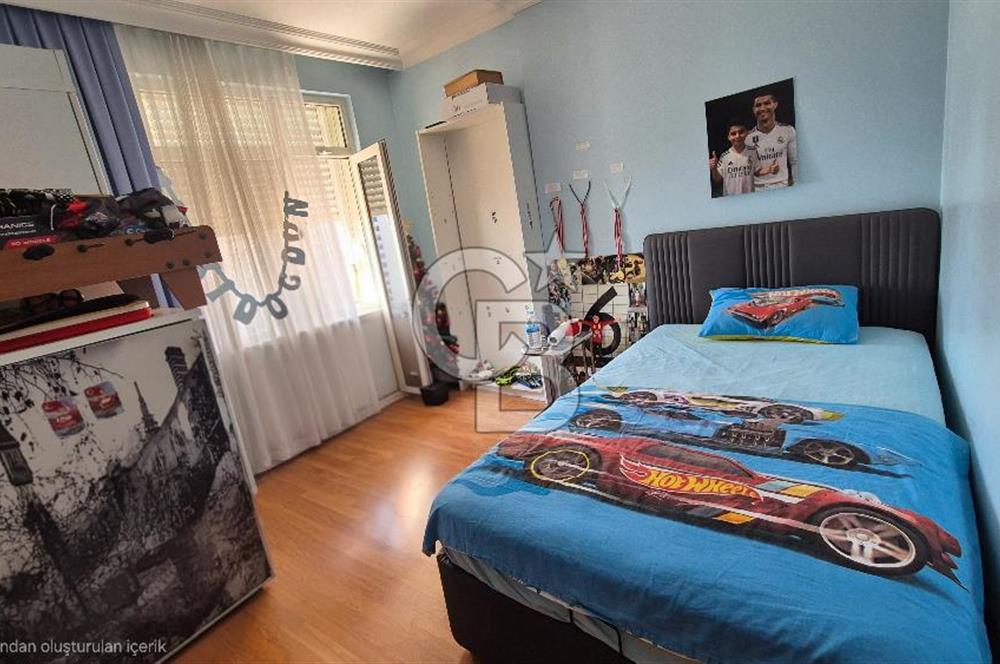 Seçkin Konaklar Sitesinde Deniz Manzaralı 3+1