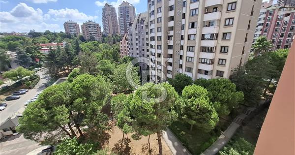 BAHÇEŞEHİR MERKEZDE YEŞİLLİKLER İÇİNDE MANZARALI 3+1 EŞYALI - 373373