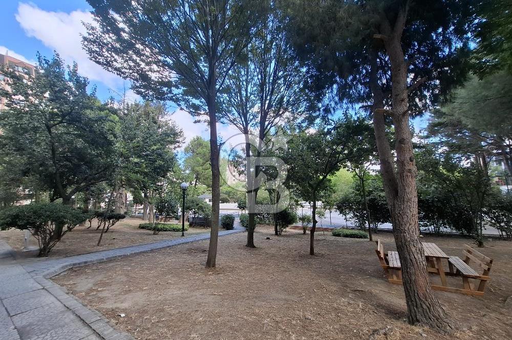 BAHÇEŞEHİR MERKEZDE YEŞİLLİKLER İÇİNDE MANZARALI 3+1 EŞYALI