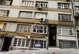 Ömer Hayyam caddesi üzerinde Satılık 2+1 Daire - 1 - 373440