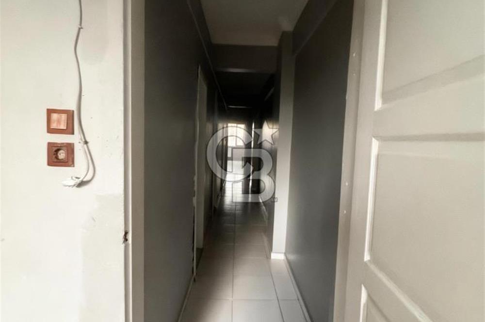 Ömer Hayyam caddesi üzerinde Satılık 2+1 Daire