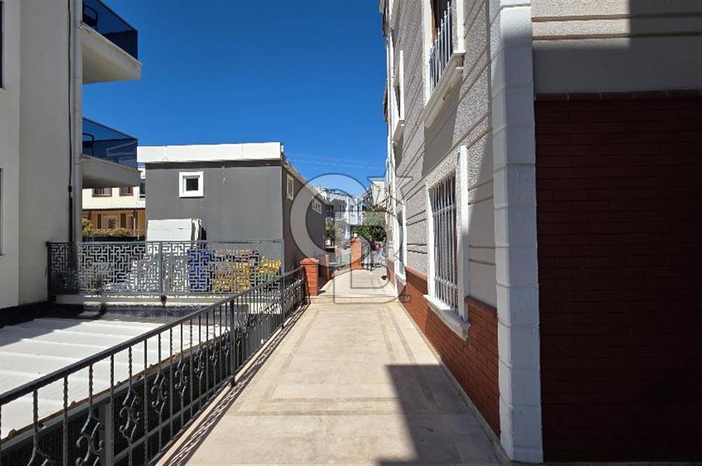 Ayvalık Sarımsaklı'da Merkezi Konumda Satılık 2+1 Daire 