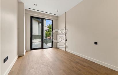 ZEKERİYAKÖY'DE DENİZ VE ORMAN MANZARALI SATILIK TRİPLEKS VİLLA