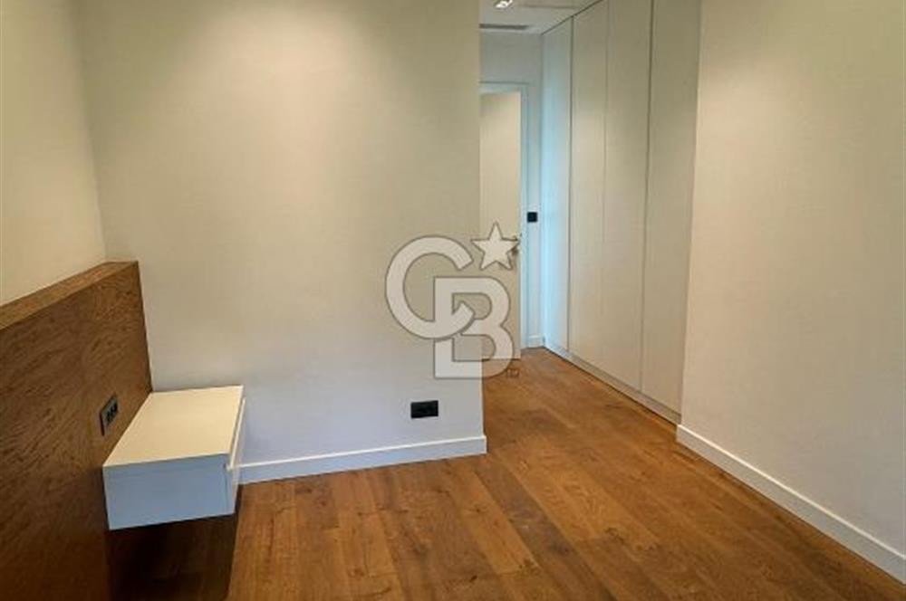 Tuzla Sahilde 275 m2 Havuzlu 4+2 Yeni Kiralık Triplex Villa