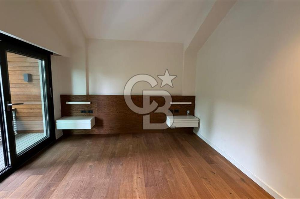 Tuzla Sahilde 275 m2 Havuzlu 4+2 Yeni Kiralık Triplex Villa
