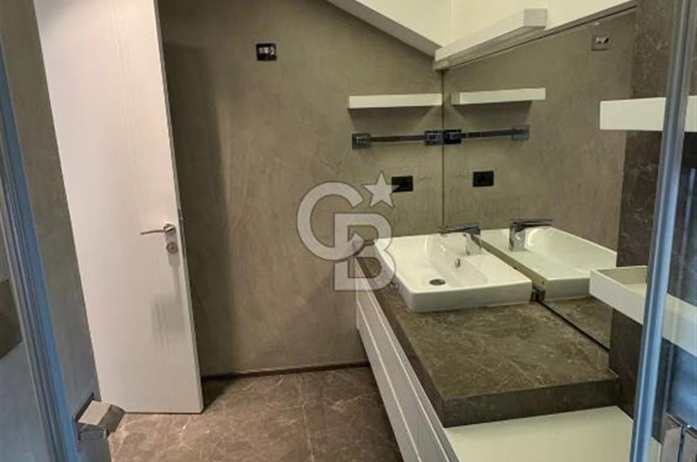 Tuzla Sahilde 275 m2 Havuzlu 4+2 Yeni Kiralık Triplex Villa
